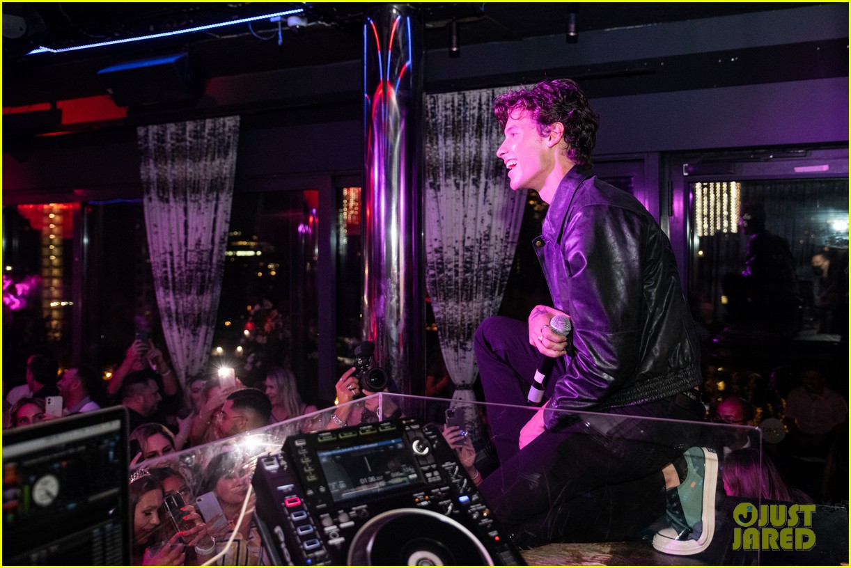 shawn mendes celebrates new single summer of love clubs nyc 05
