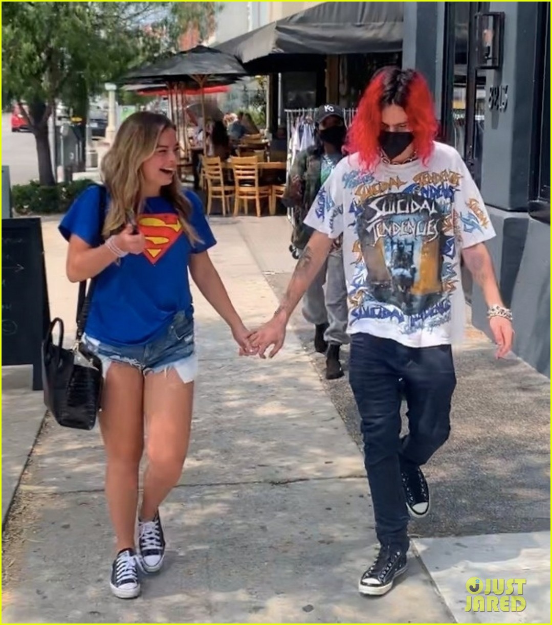addison rae omar fedi hold hands lunch date weho 06
