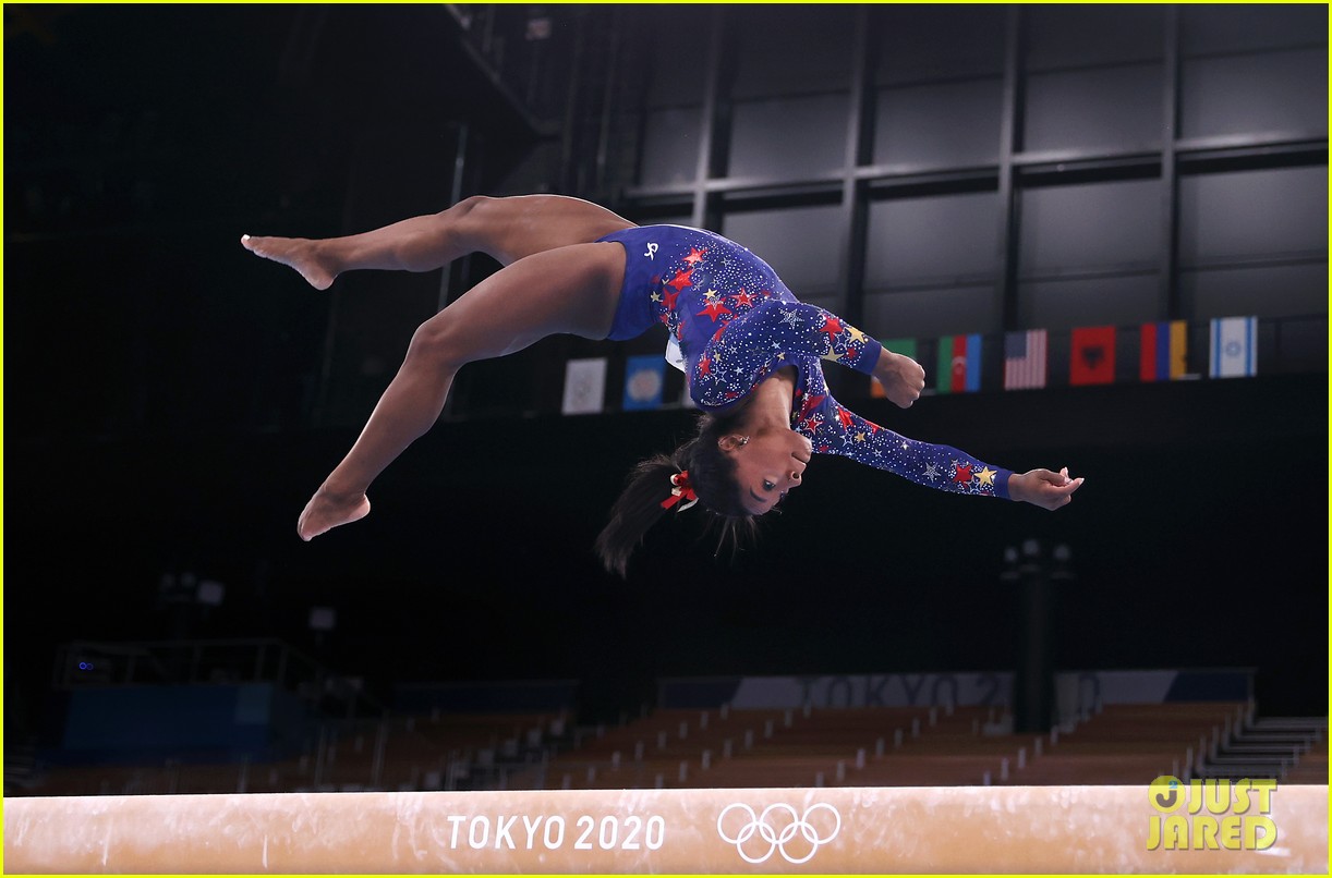 simone biles to compete at balance beam finals at tokyo olympics 01