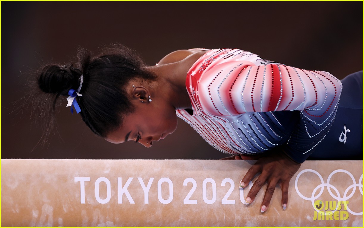 simone biles is beaming after winning bronze at tokyo olympics 06