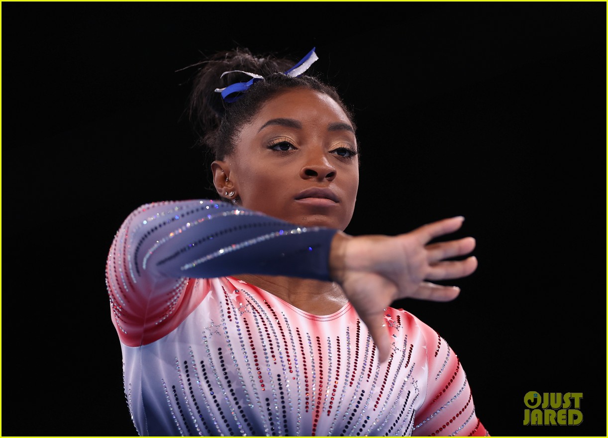 simone biles is beaming after winning bronze at tokyo olympics 07