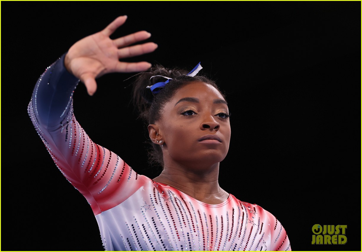 simone biles is beaming after winning bronze at tokyo olympics 08