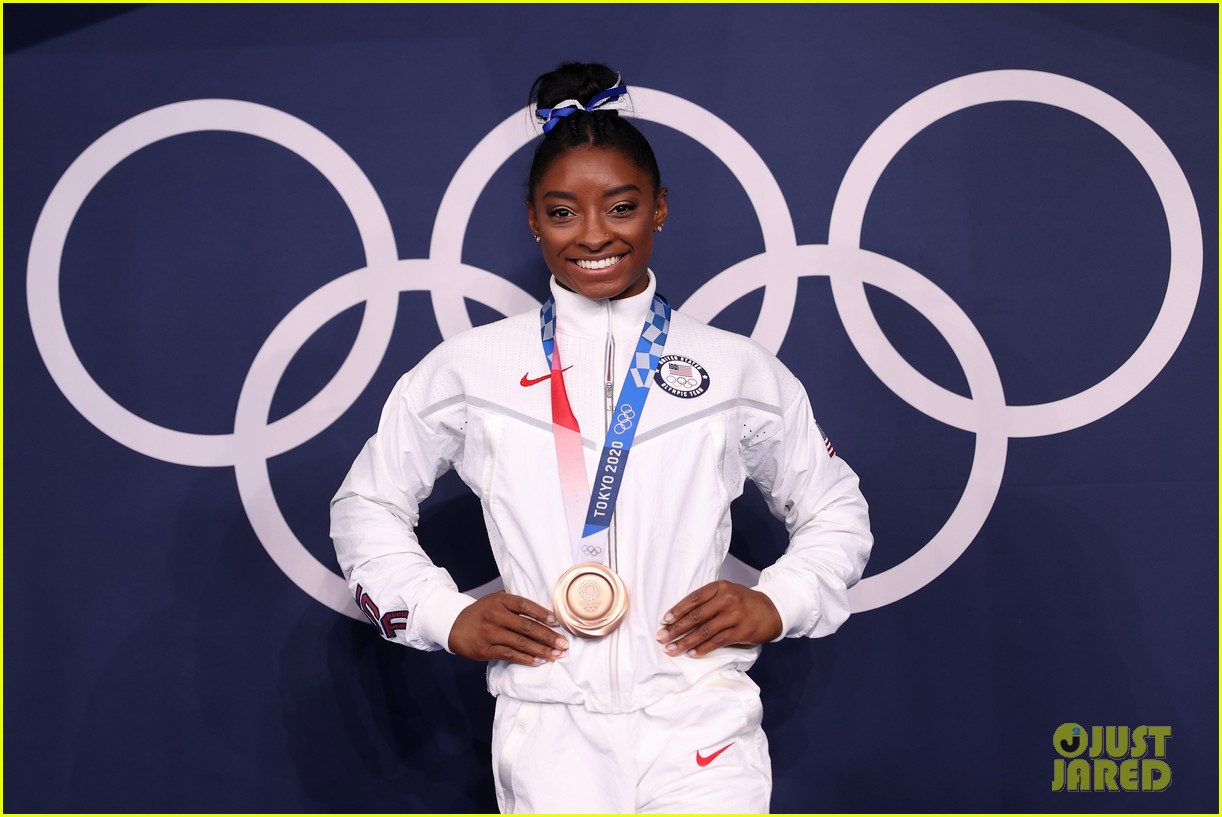 simone biles is beaming after winning bronze at tokyo olympics 19