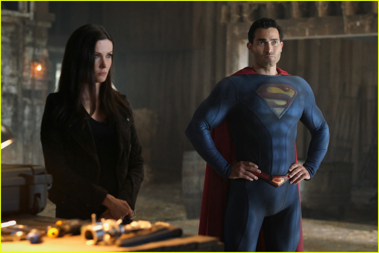 the flashs tom cavanagh directs tonights superman lois finale 06
