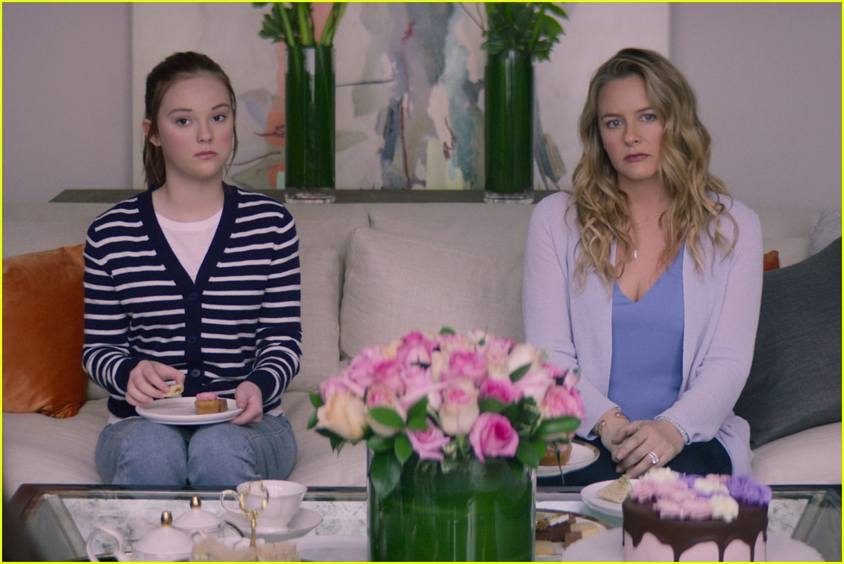 the baby sitters club season two gets new trailer watch now 10