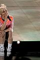 billie eilish rocks out with finneas at iheartradio music festival 08
