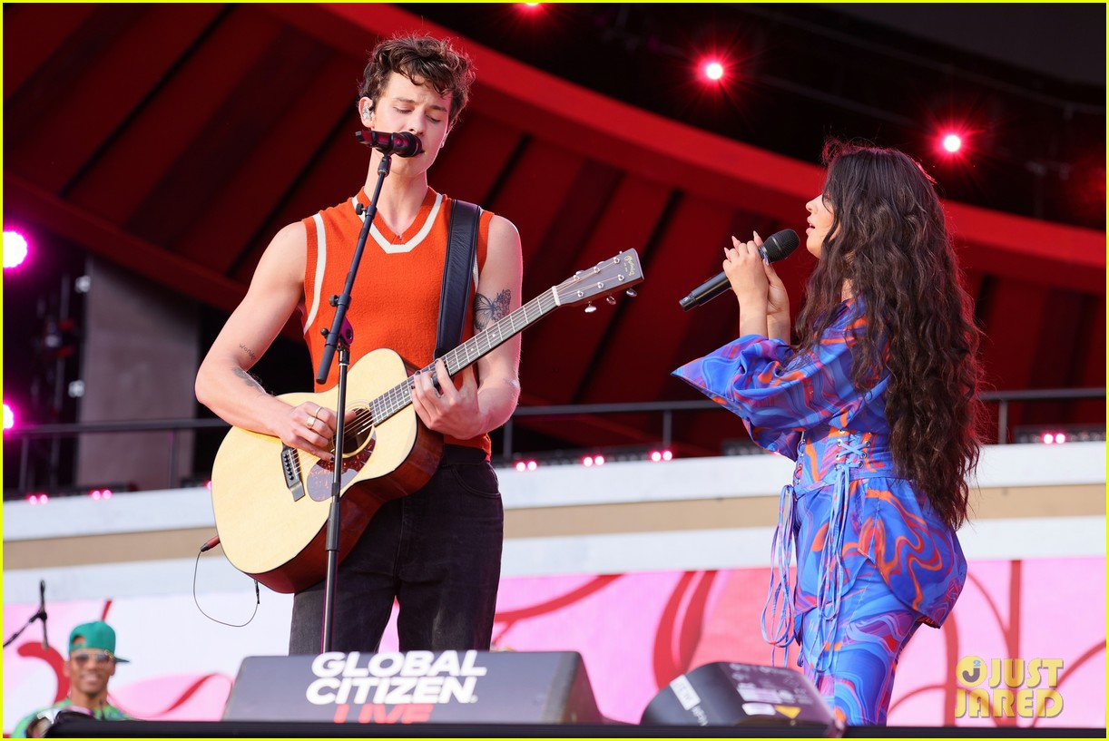 camila cabello shawn mendes kiss at global citizen live 07