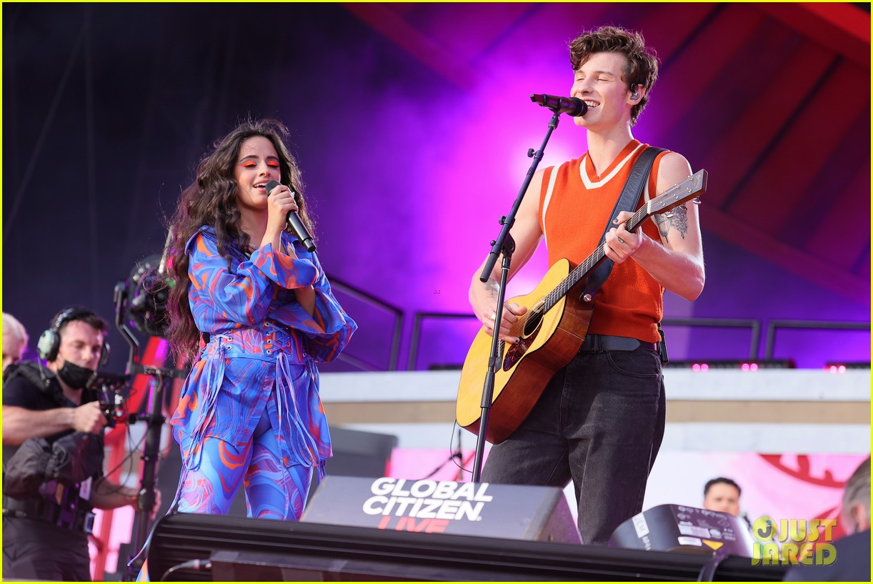 camila cabello shawn mendes kiss at global citizen live 08