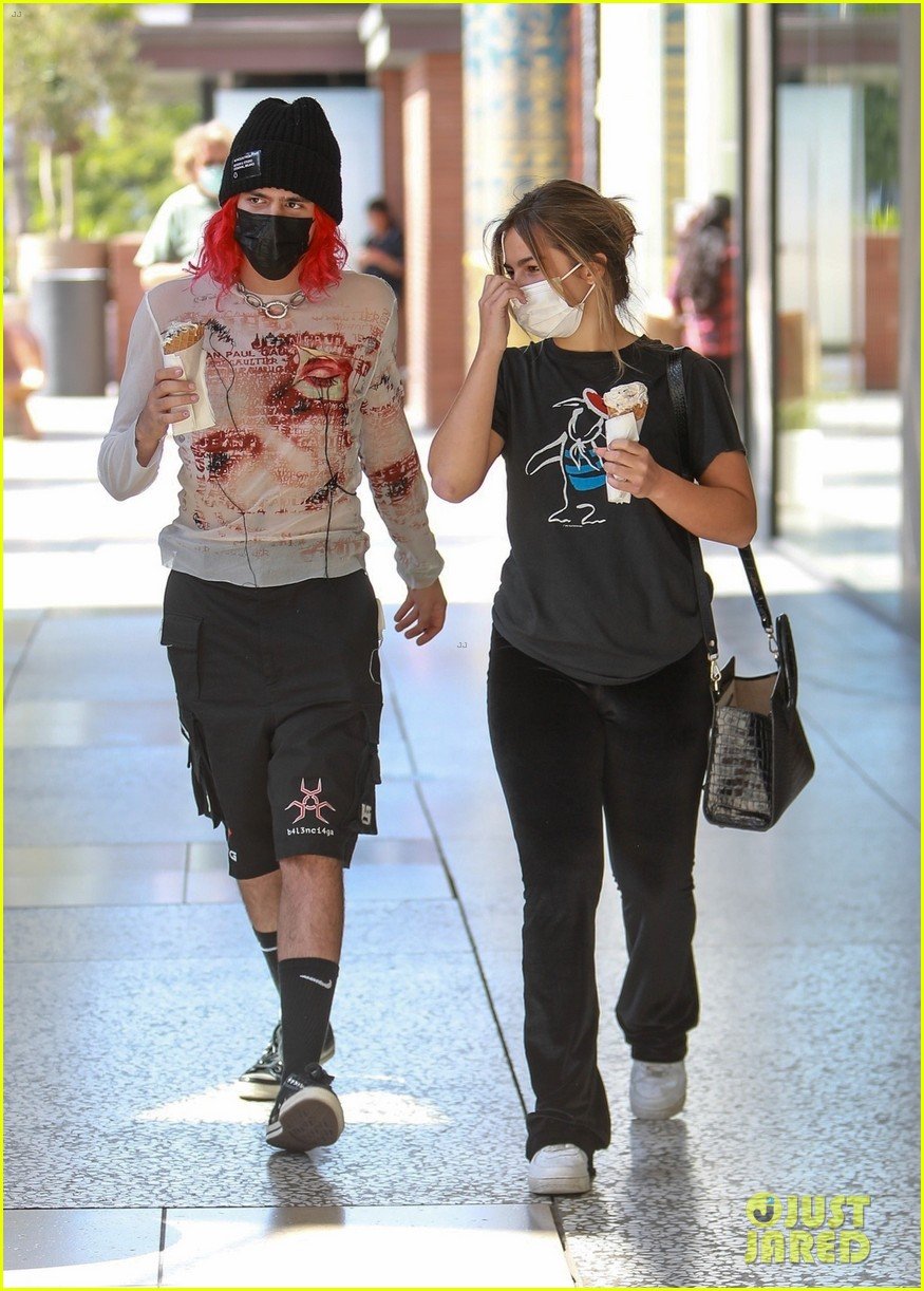 Addison Rae Grabs Ice Cream with Boyfriend Omer Fedi: Photo 1321963 | Addison  Rae, Omer Fedi Pictures | Just Jared Jr.