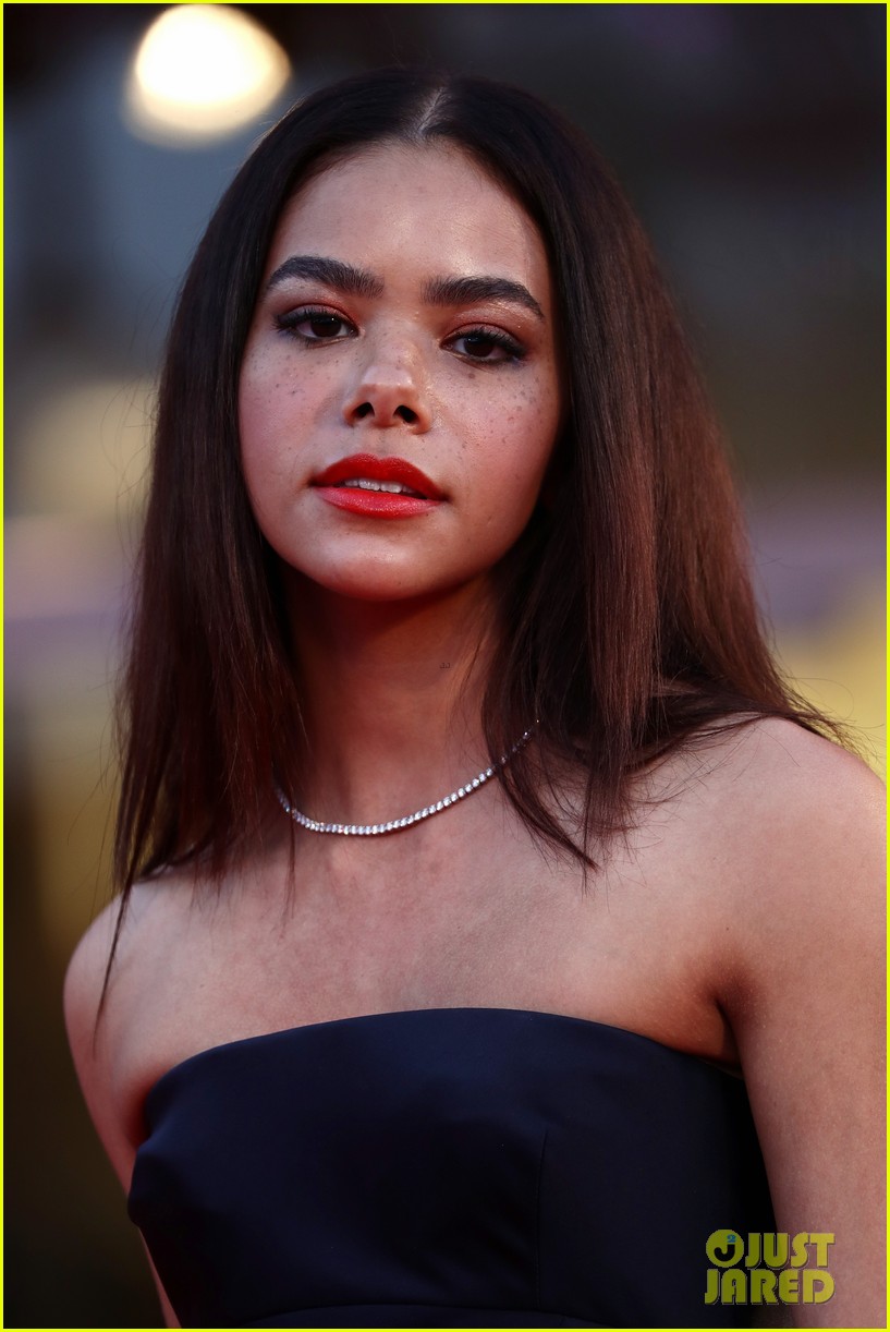 hailee steinfeld young hollywood venice film festival 39
