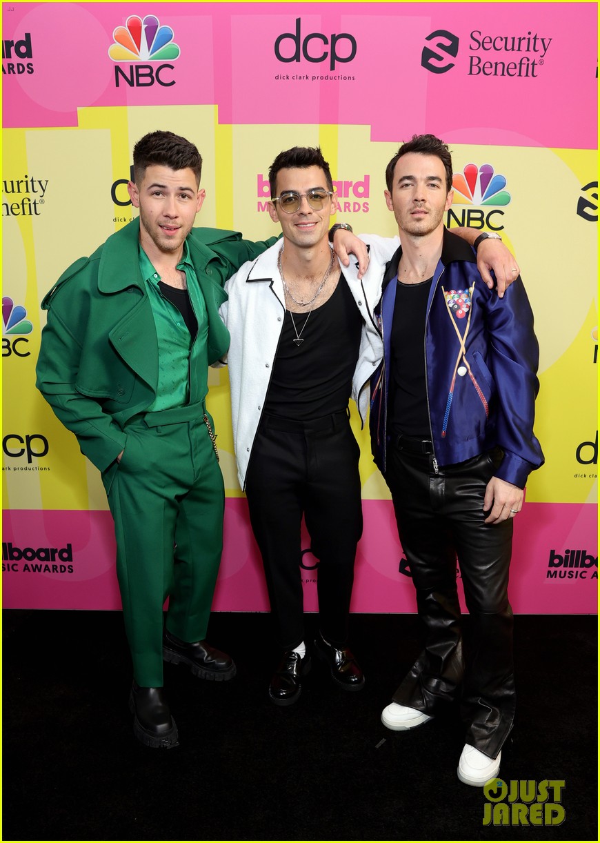 jonas brothers share sneak peek release date for new song 02