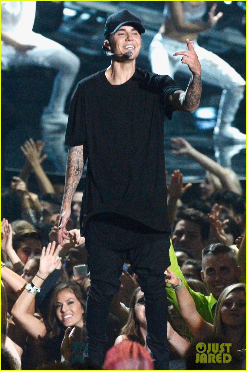 justin bieber returning to mtv vmas stage for first time in six years 02