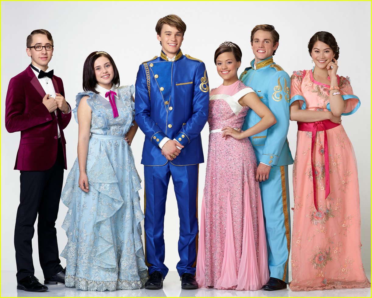 disney channels gary marsh is developing two more descendants movies 04