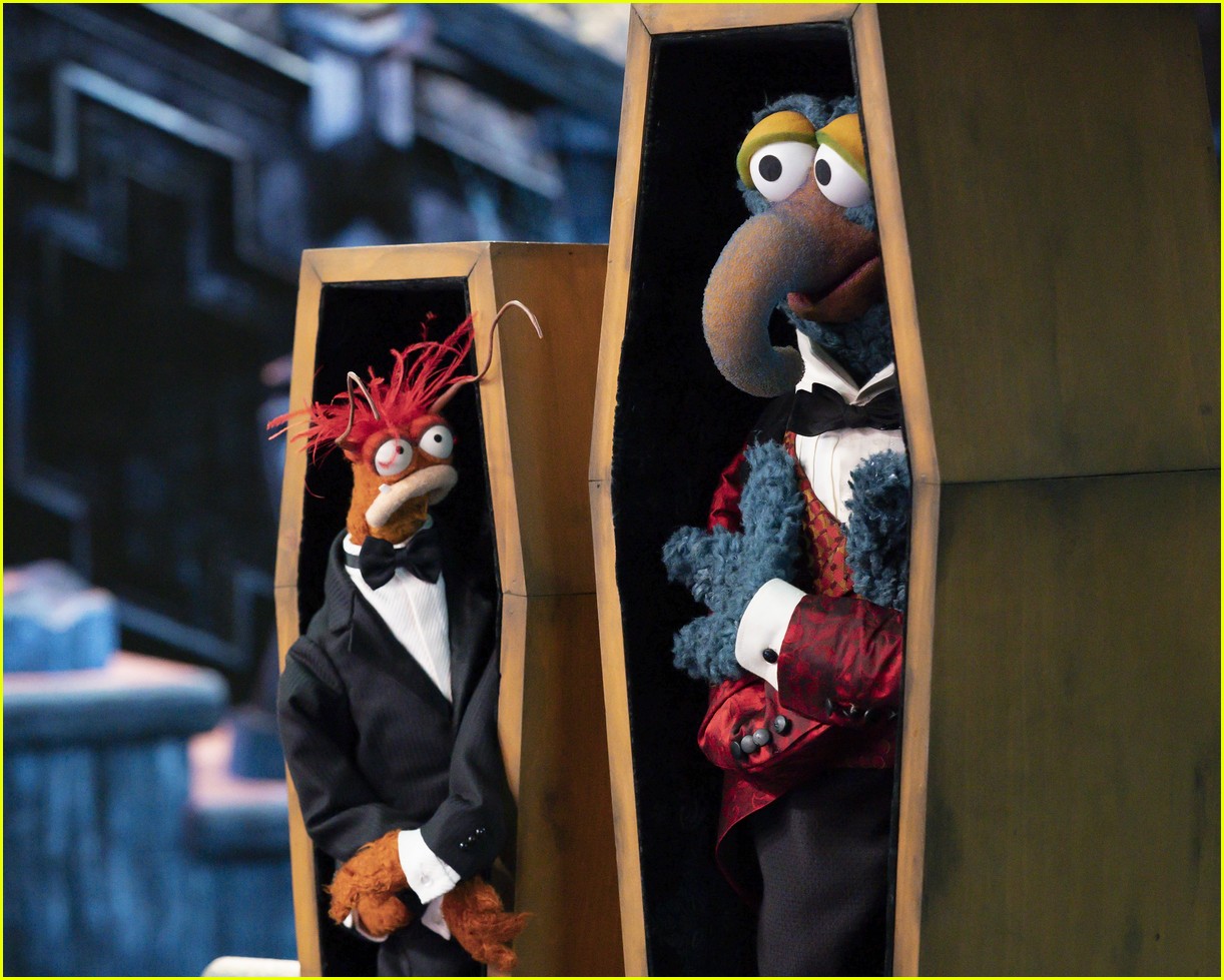 the muppets get in the halloween spirit in muppets haunted mansion trailer 03.