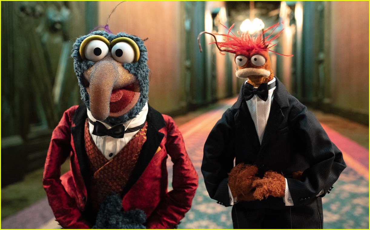 the muppets get in the halloween spirit in muppets haunted mansion trailer 09.