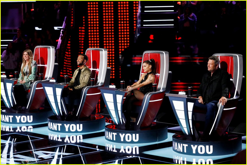 nick jonas gives one piece of advice for ariana grande on the voice 04