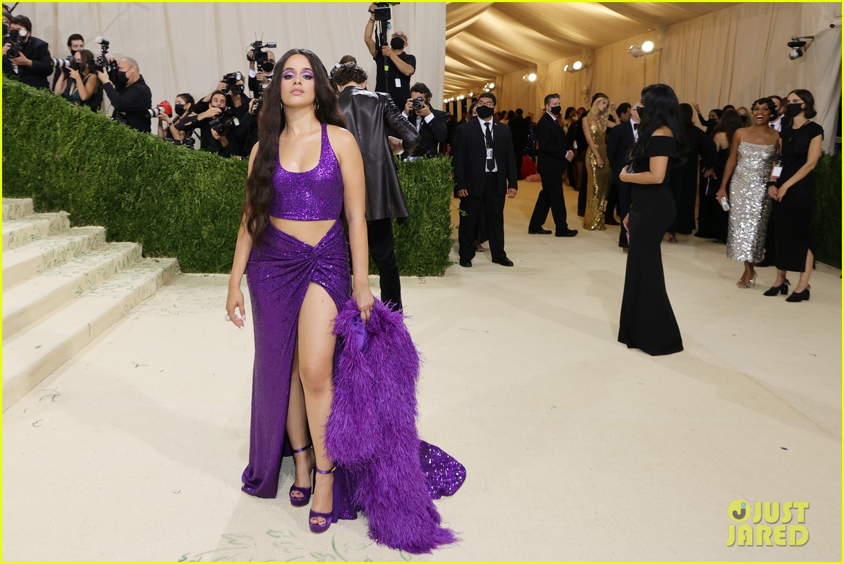shawn mendes goes shirtless for met gala 2021 with camila cabello 06