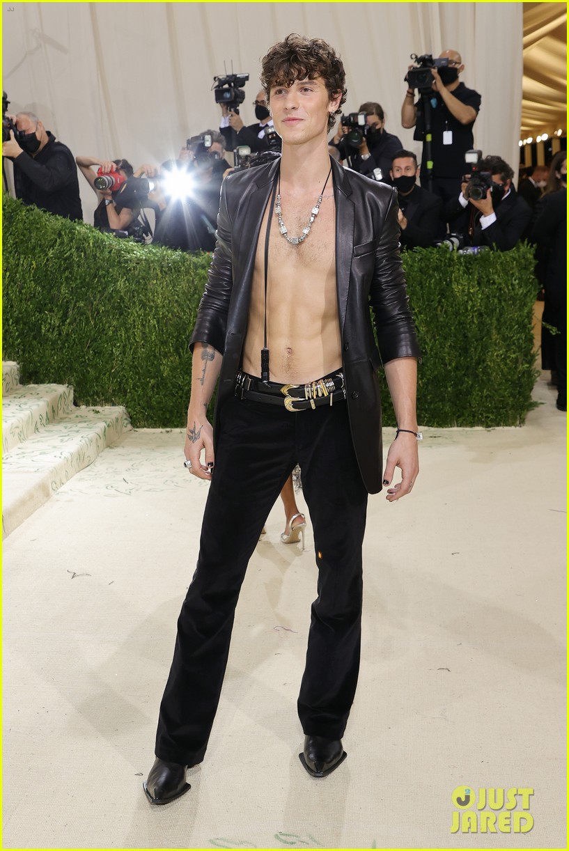 shawn mendes goes shirtless for met gala 2021 with camila cabello 16