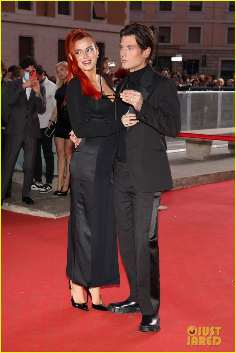 bella thorne benjamin mascolo premiere new movie time is up in italy 14