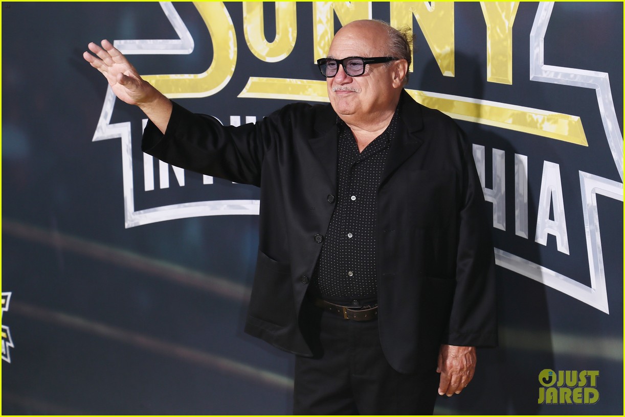danny devito joins the cast of disneys haunted mansion 04
