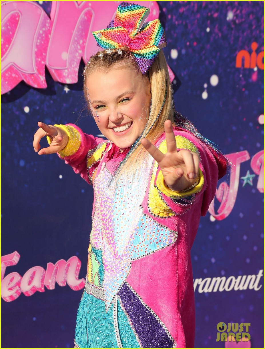 jojo siwa says her iconic bows are on a long vacation 06