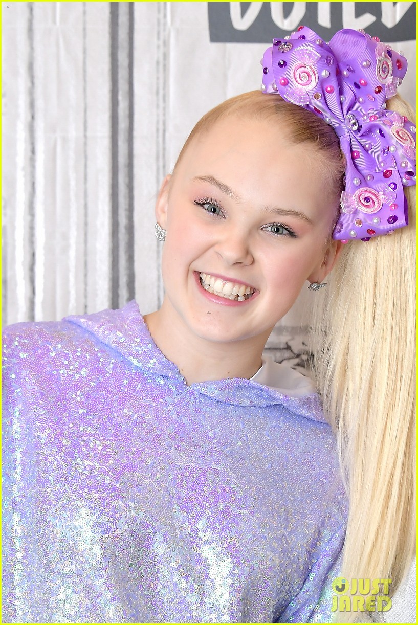 jojo siwa says her iconic bows are on a long vacation 07