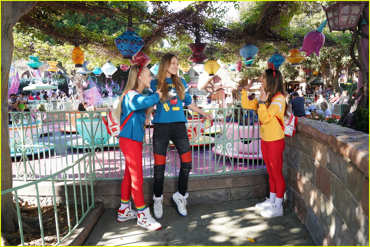 JoJo Siwa's Girlfriend Kylie Joins Her & Jenna Johnson at Disneyland Ahead  of 'DWTS' Disney Night: Photo 1326748, Dancing With the Stars, Jenna  Johnson, JoJo Siwa, kylie prew Pictures