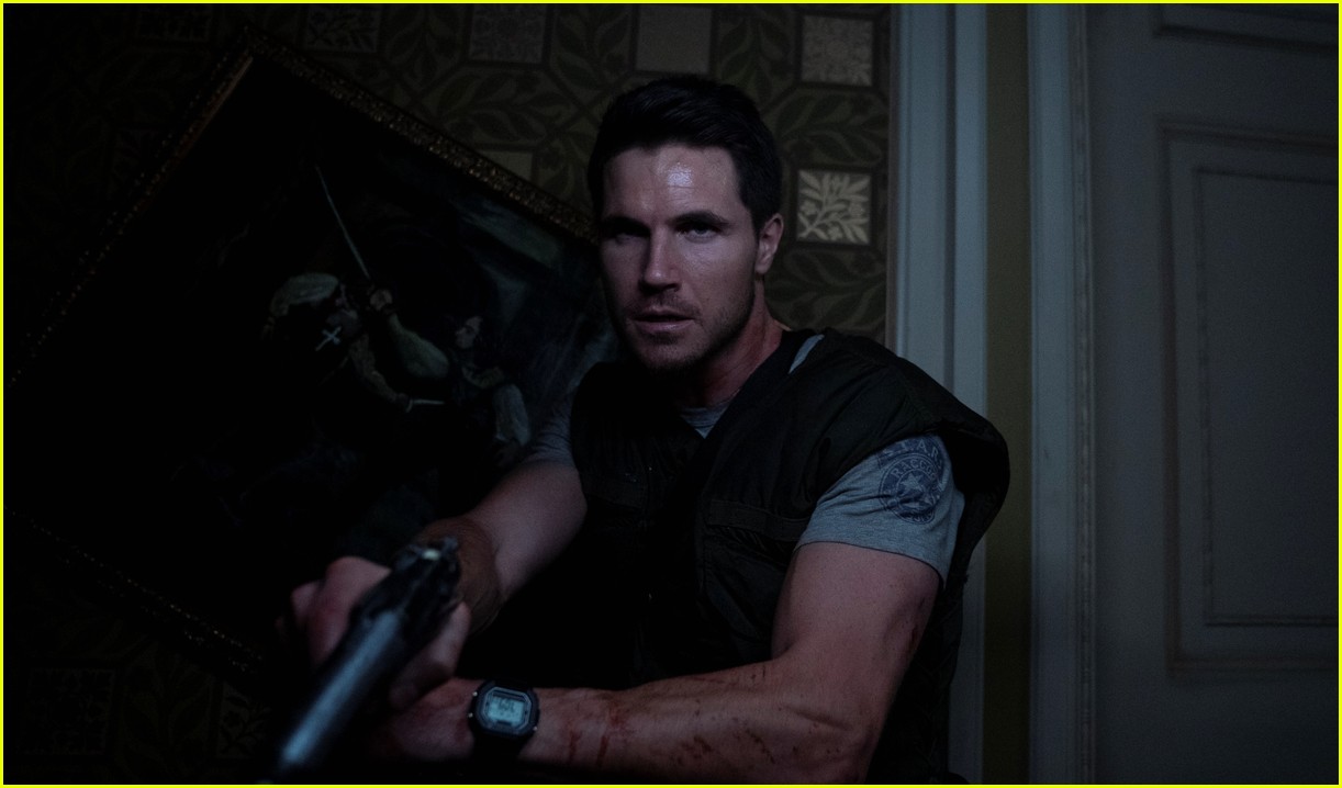 kaya scodelario robbie amell more star in resident evil welcome to raccoon city trailer 05