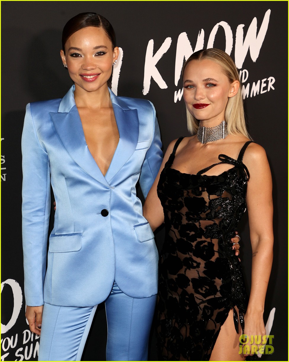madison iseman hugs ashley moore at i know what you did last summer premiere 06