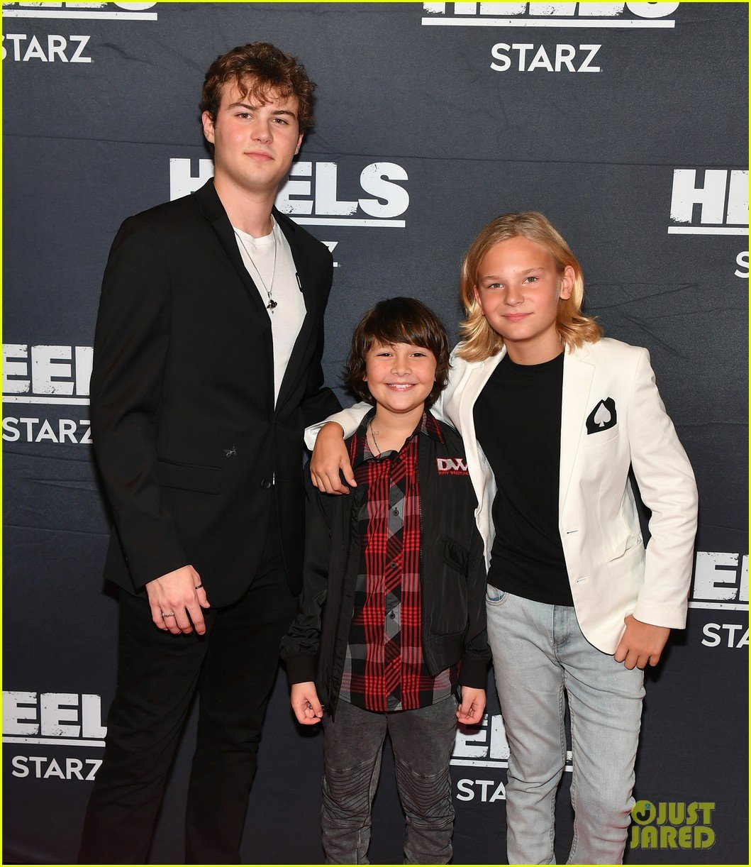 stephen amell alexander ludwig pose with younger selves at heels finale screening 11