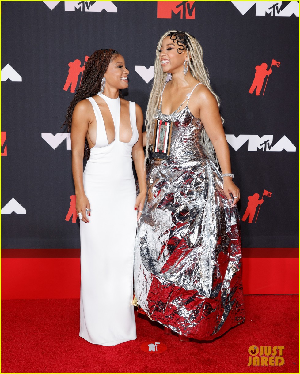 chloe bailey assures that chloe x halle is not going anywhere 02