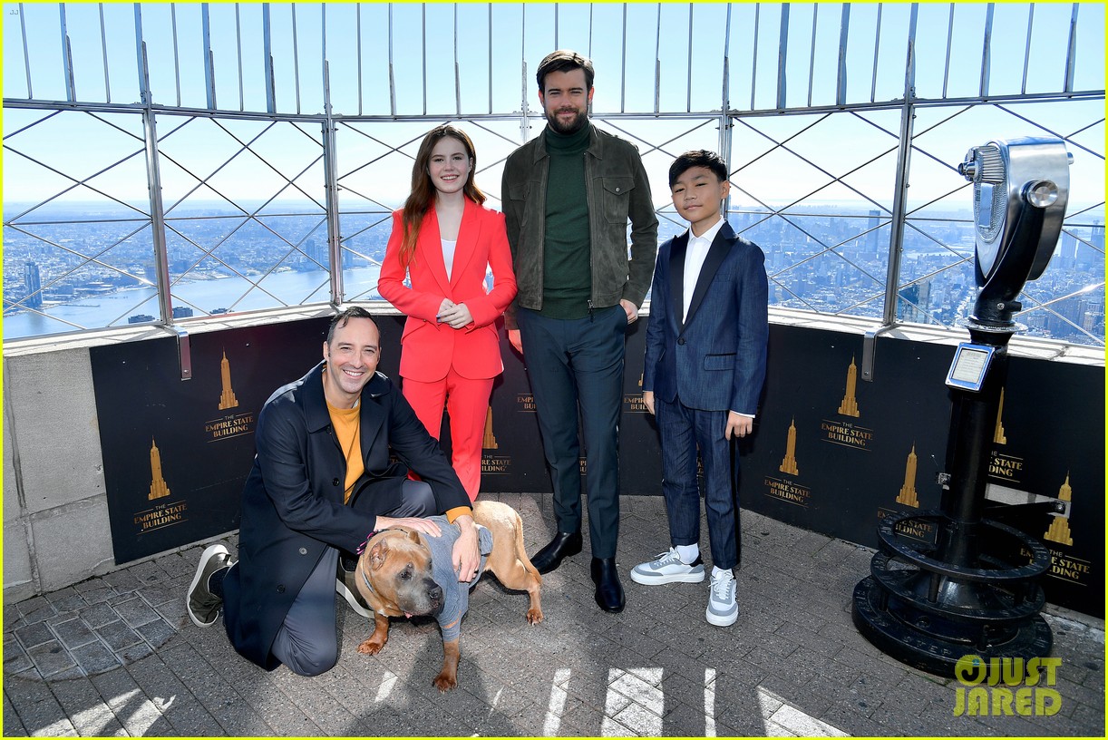 darby camp and clifford costars light the empire state building red 10