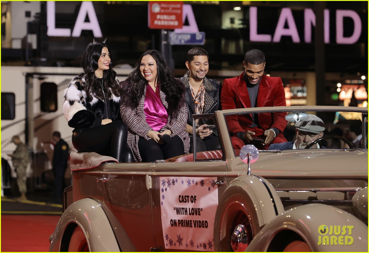 emeraude toubia mark indelicato rome flynn ride in hollywood christmas parade 02