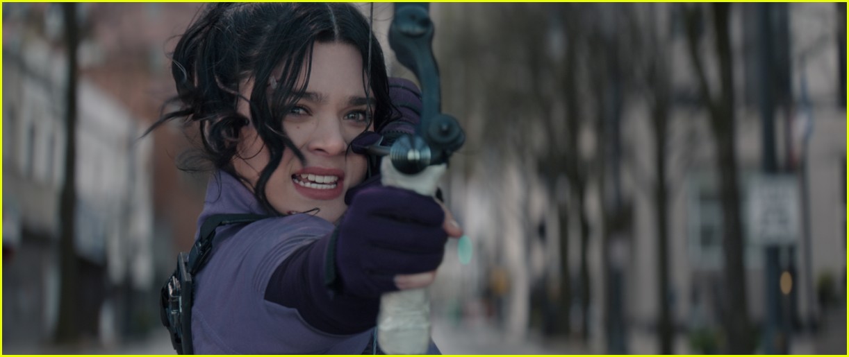 hailee steinfeld was marvels first choice to play kate bishop in hawkeye 02.
