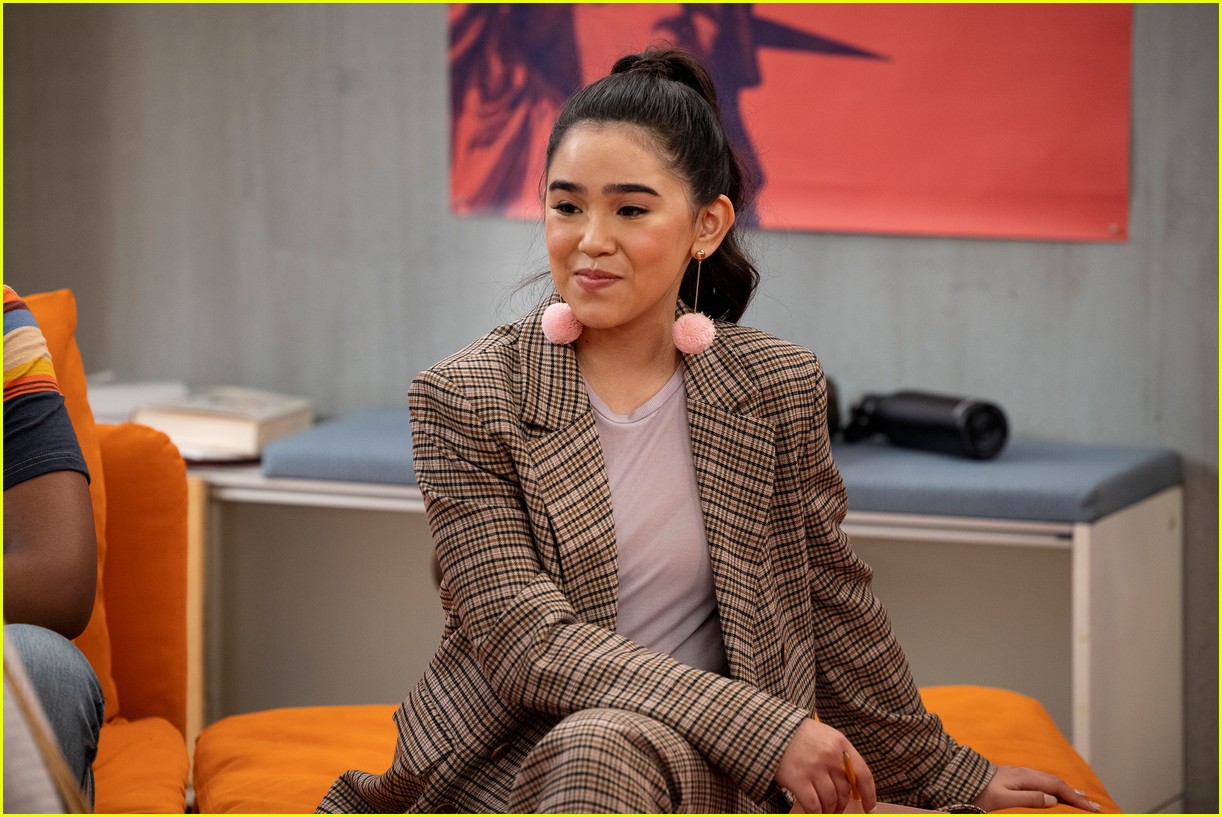 isabella gomez is the cool teacher in head of the class 06