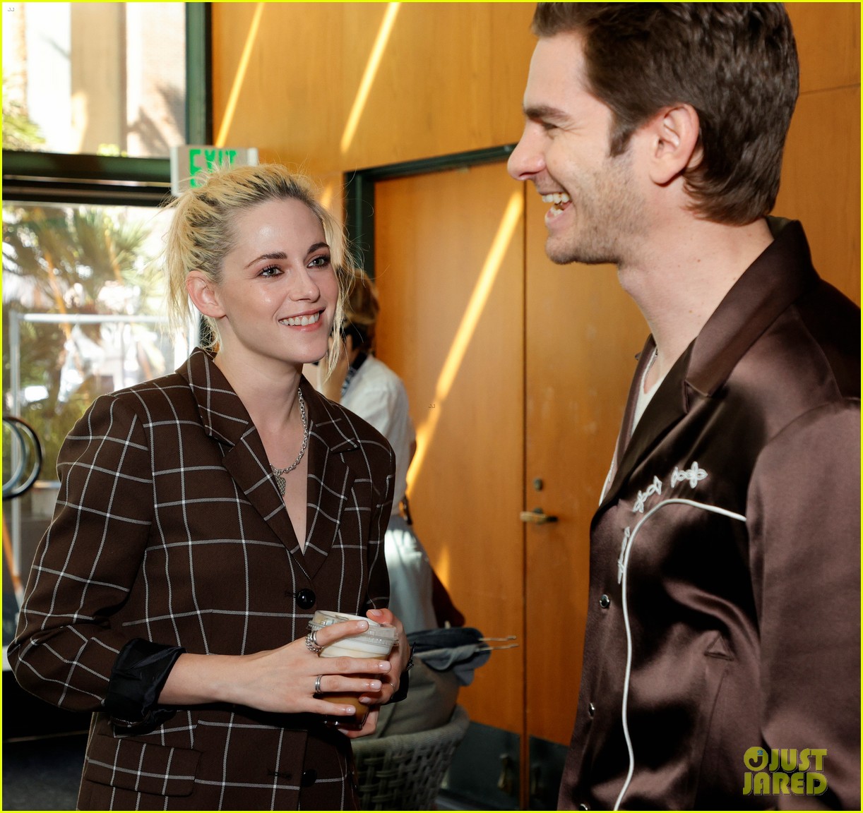 kristen stewart chats with andrew garfield at deadline contenders event 04