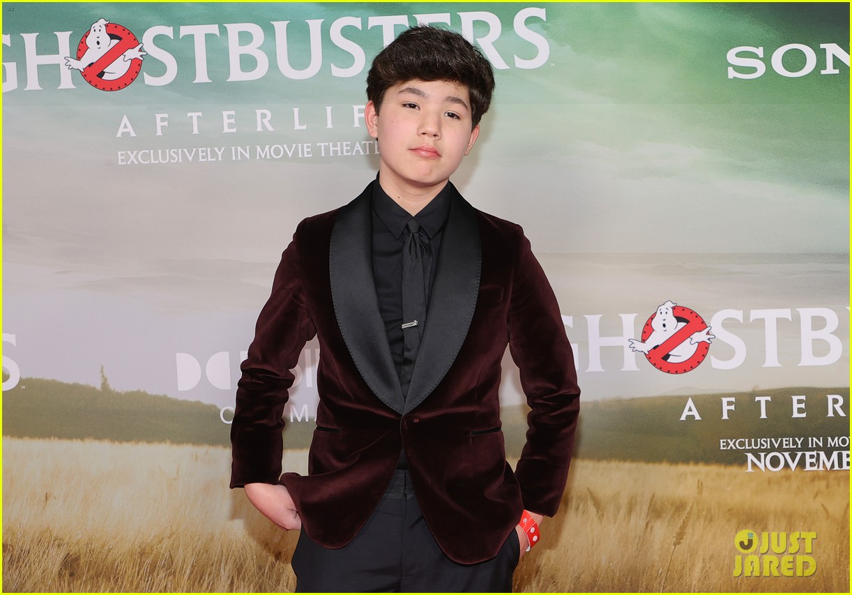 mckenna grace logan kim join more costars at ghostbusters afterlife premiere 20