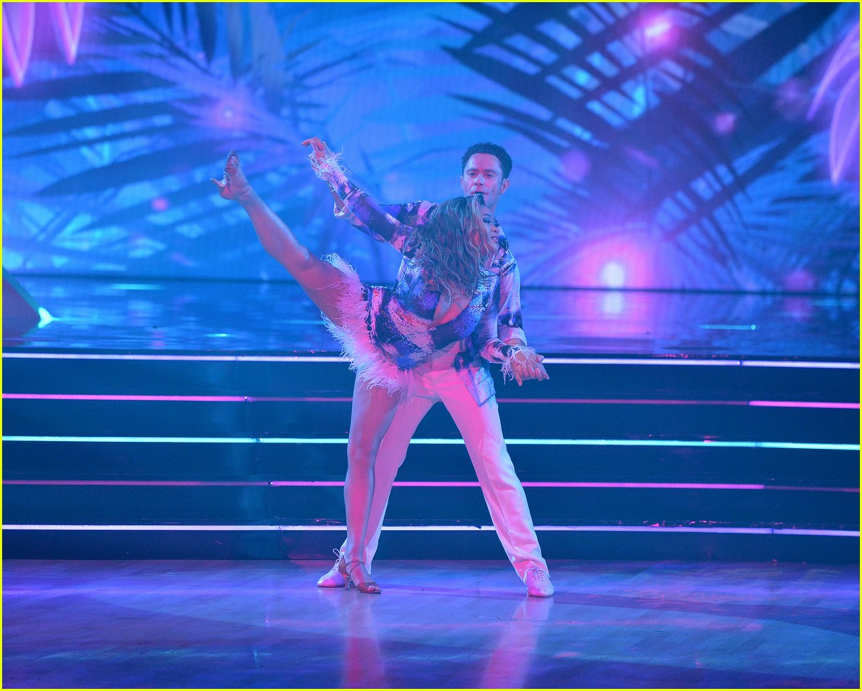 suni lee dances to all for you with sasha farber on dwts 07