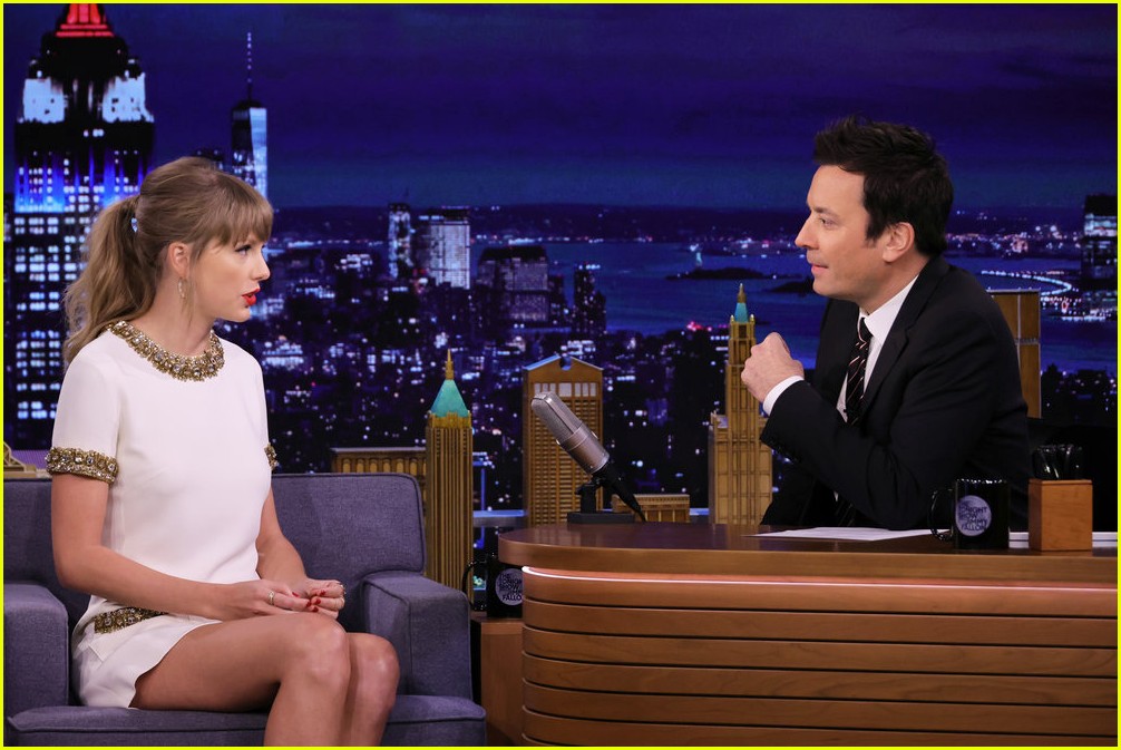 taylor swift two late night appearances 07