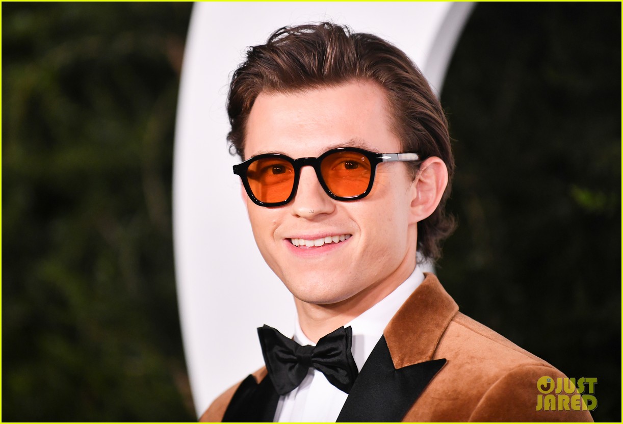 tom holland andrew garfield men of the year awards 01