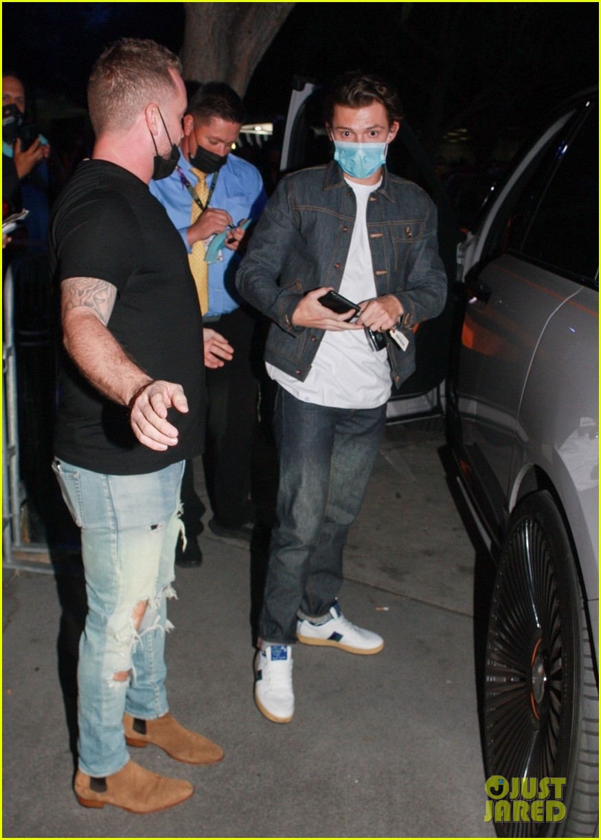 tom holland lakers game arrival pics 19