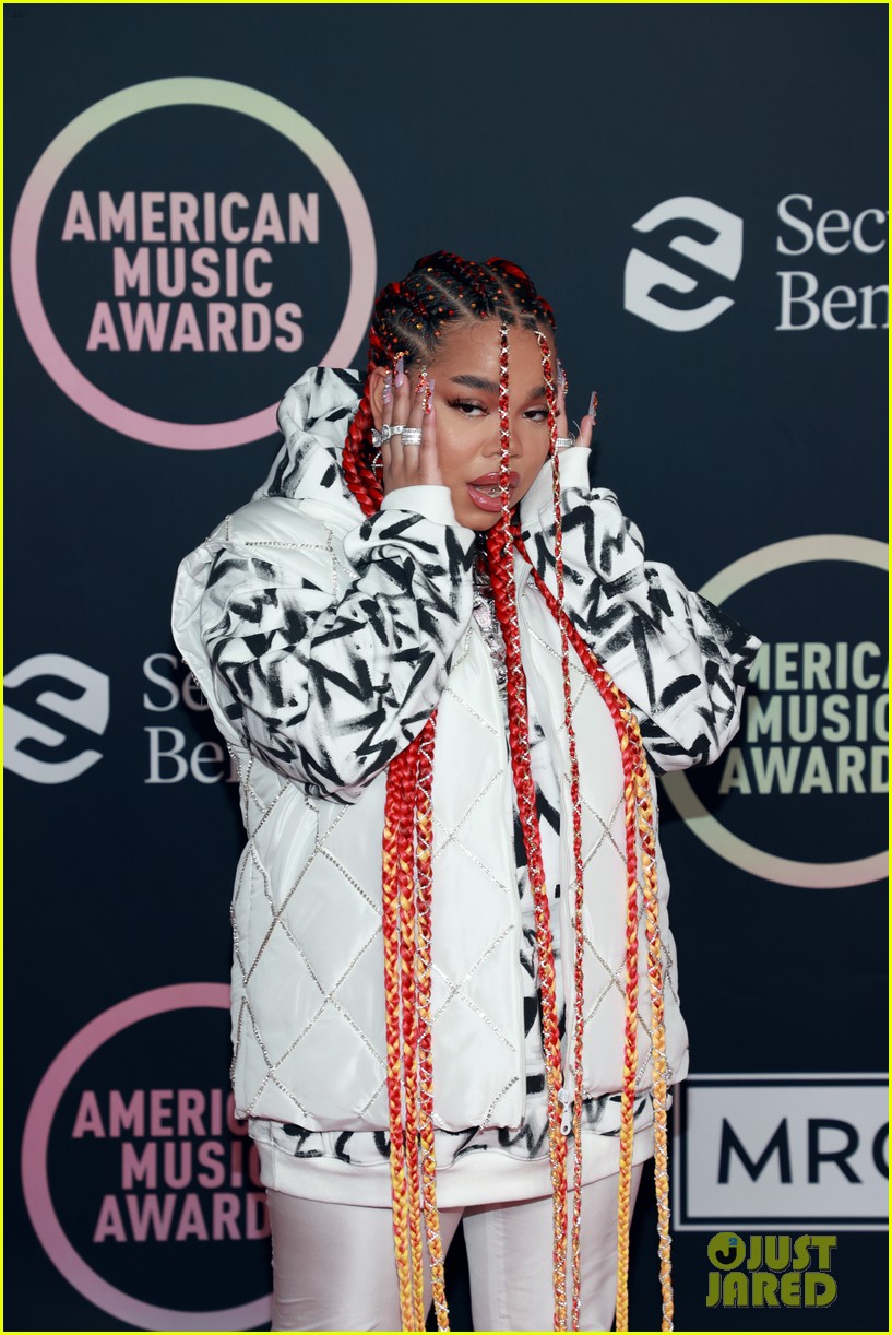 zoe wees becky g tate mcrae american music awards 2021 16