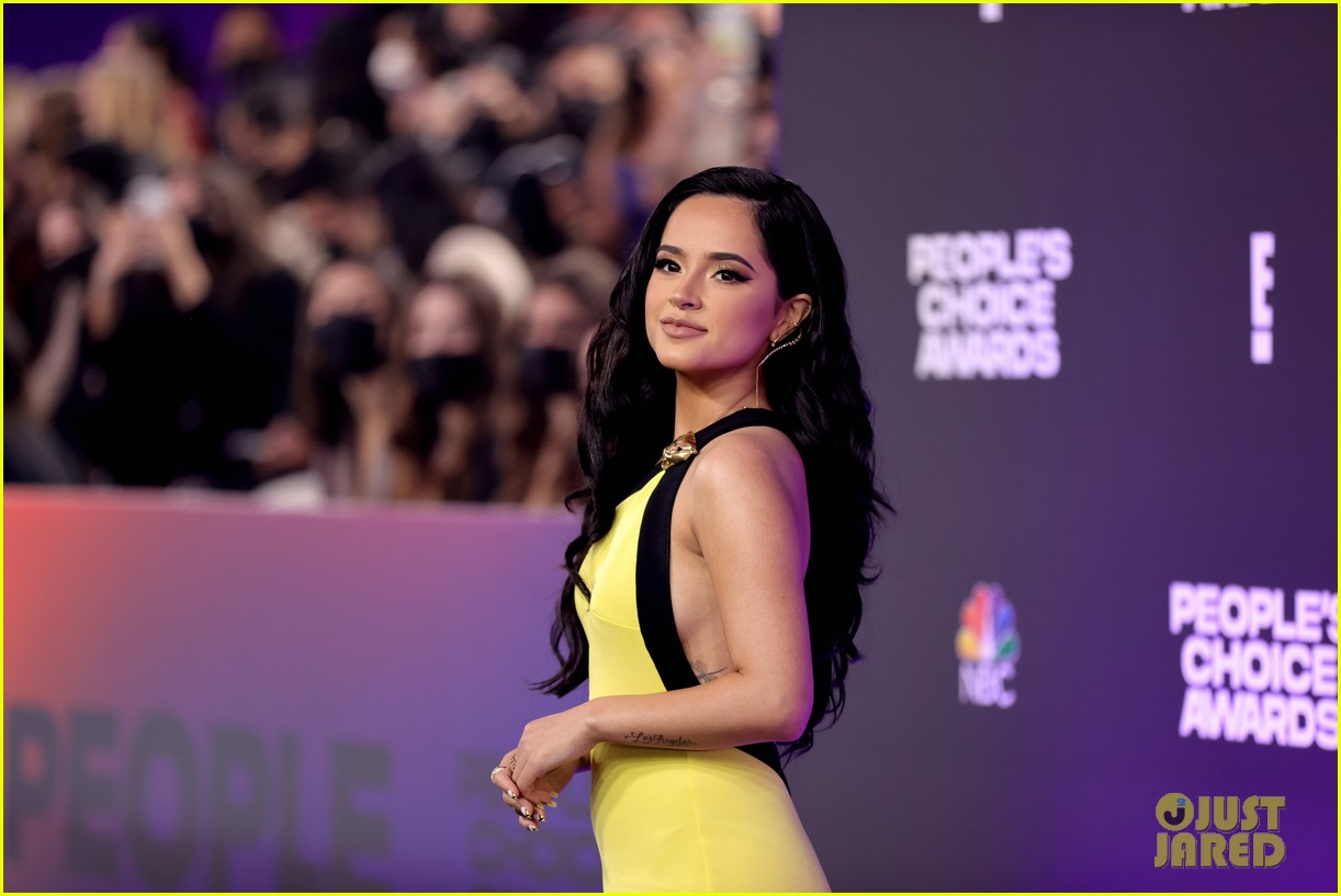 becky g shows some leg at the peoples choice awards 09