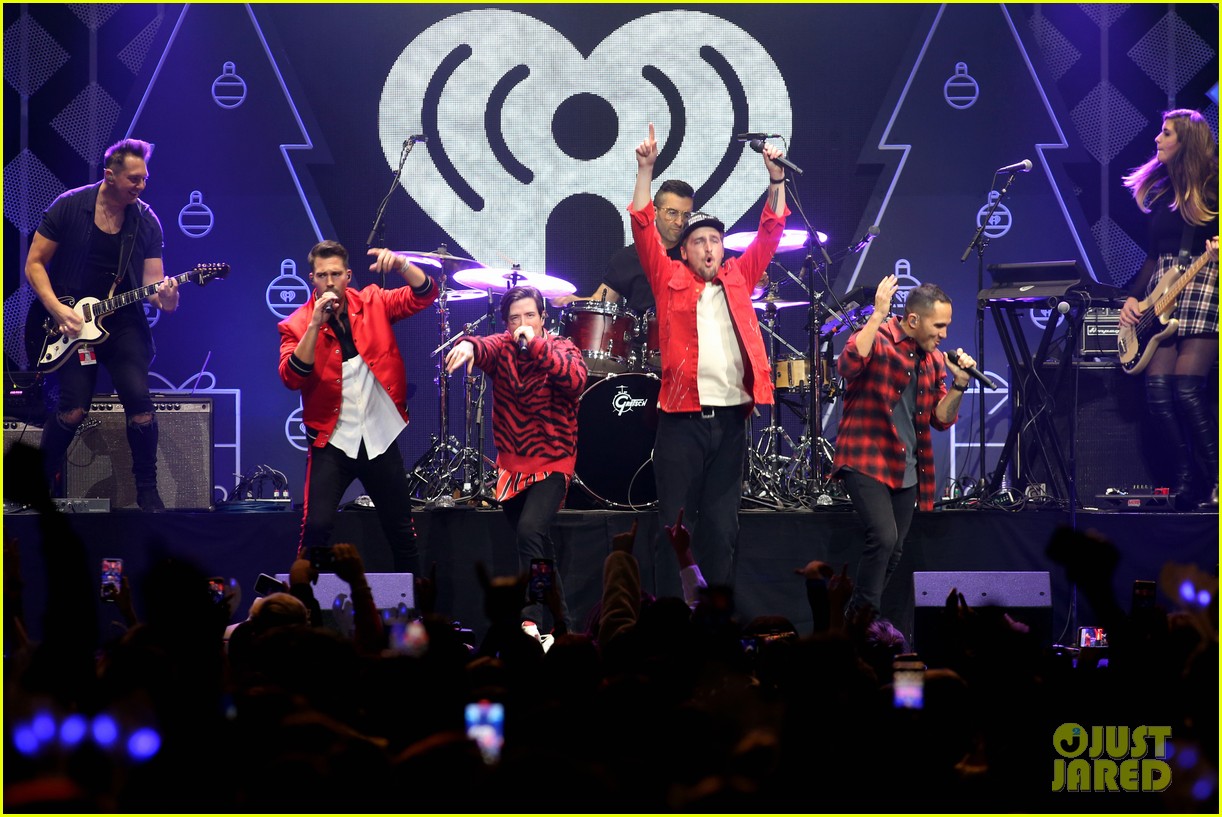 big time rush hit the stage for first show together in years at jingle ball 14