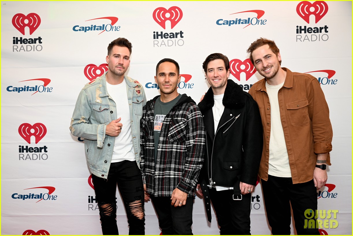 big time rush hit the stage for first show together in years at jingle ball 17