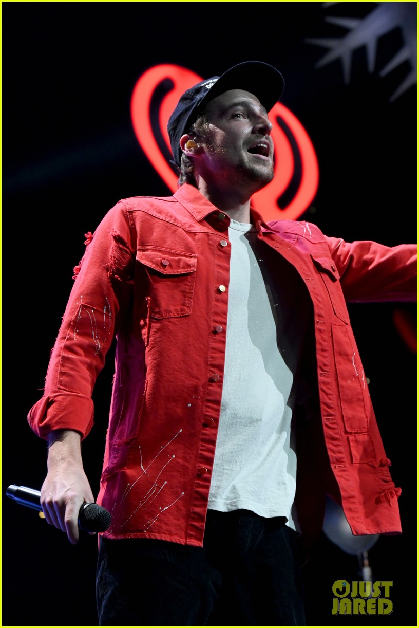 big time rush hit the stage for first show together in years at jingle ball 28
