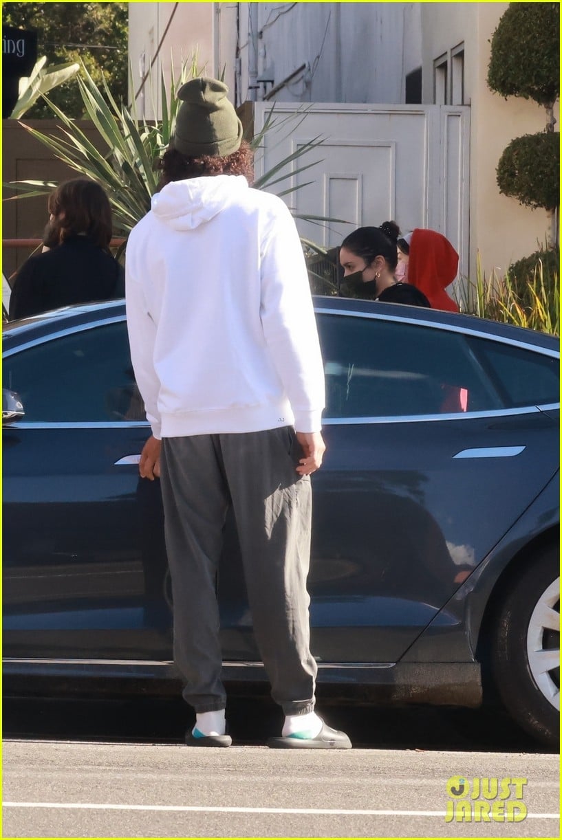 vanessa hudgens cole tucker meet up with friends for post christmas lunch 21