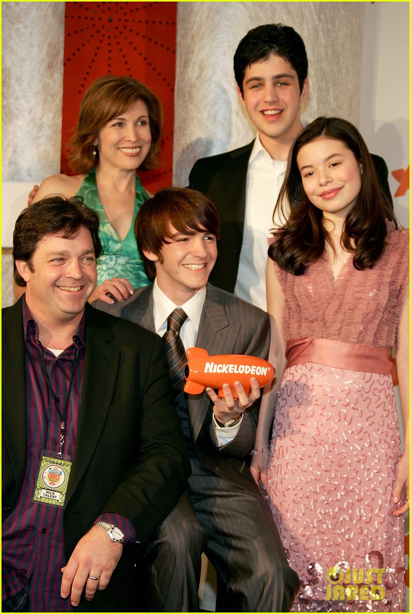 you wont believe who is guest starring icarly season two 05