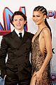 tom holland zendaya are picture perfect at spider man no way home premiere 01