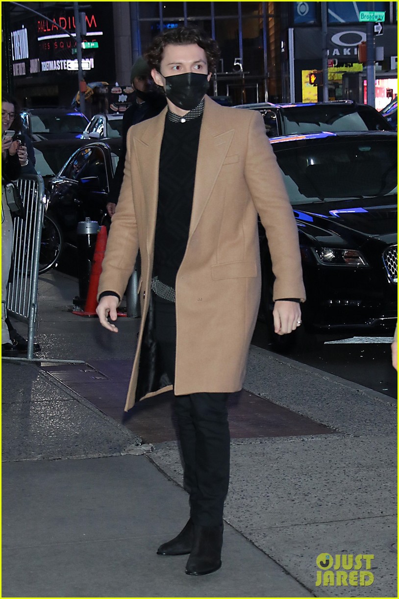 'Spider-Man' Stars Zendaya, Tom Holland, & Jacob Batalon Look Back at